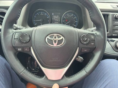 Used 2018 Toyota RAV4 XLE FWD image 19