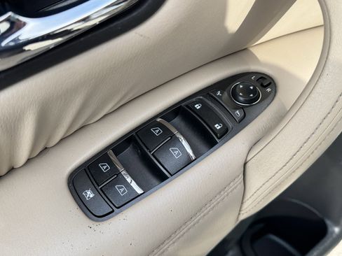 Used 2019 Nissan Armada Platinum w/ Captain's Chairs Package image 23