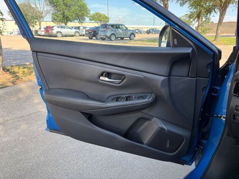 Used 2025 Nissan Sentra SV FWD image 18
