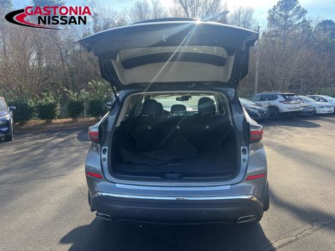 Used 2024 Nissan Murano SV image 32