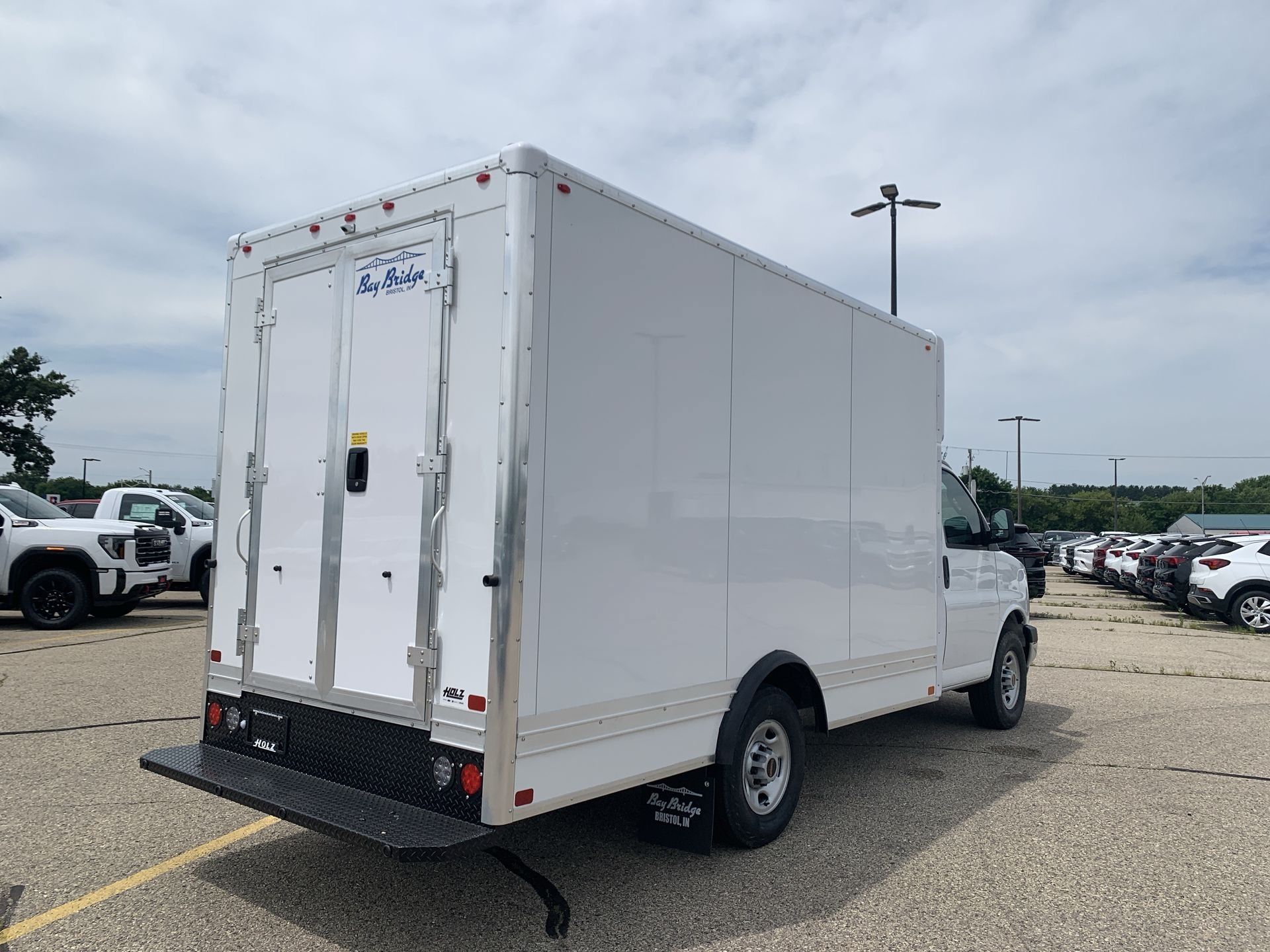 New 2025 GMC Savana 3500 w/ Power Convenience Package RWD image 48