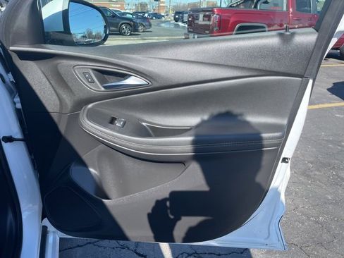 Certified 2023 Buick Encore GX Select w/ Sport Touring Package image 19