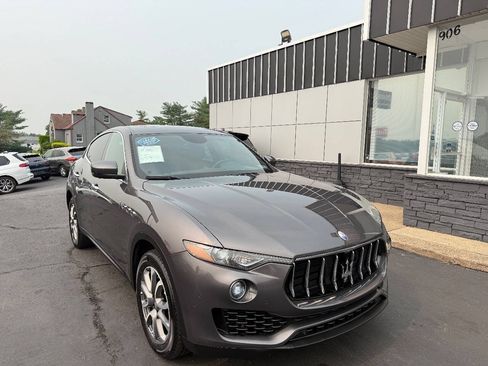 Used 2017 Maserati Levante AWD/4WD image 9