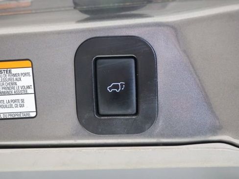 Used 2017 Toyota Sienna SE Premium FWD image 41