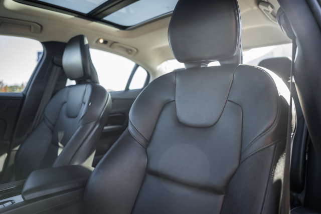 Used 2019 Volvo S60 T5 Momentum w/ Premium Package FWD image 31