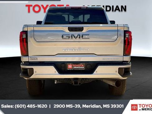 Used 2025 GMC Sierra 2500 Denali Ultimate image 4