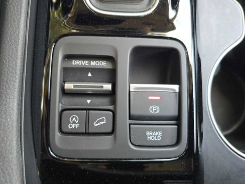 Used 2025 Honda Pilot Elite image 37