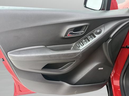 Used 2016 Chevrolet Trax LT w/ LT Sun and Sound Package FWD image 22
