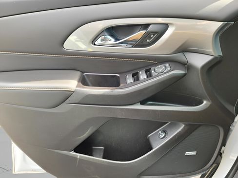 Used 2020 Chevrolet Traverse RS image 33