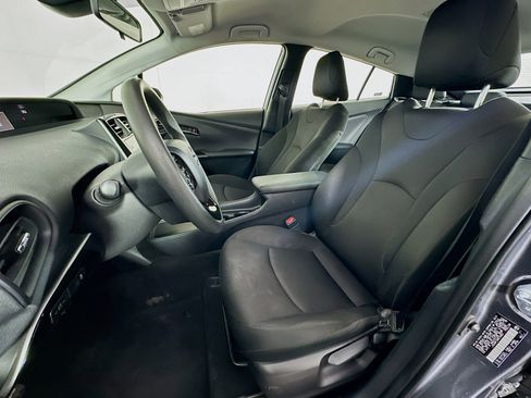 Used 2021 Toyota Prius L Eco w/ Carpet Mat Package (TMS) FWD image 13