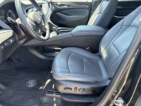 Used 2019 Buick Enclave Essence FWD image 12