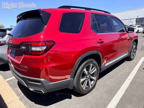 Used 2024 Honda Pilot Touring image 4