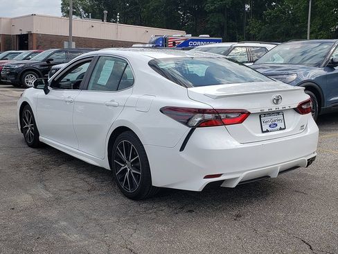 Used 2021 Toyota Camry SE w/ Cold Weather Package AWD/4WD image 4