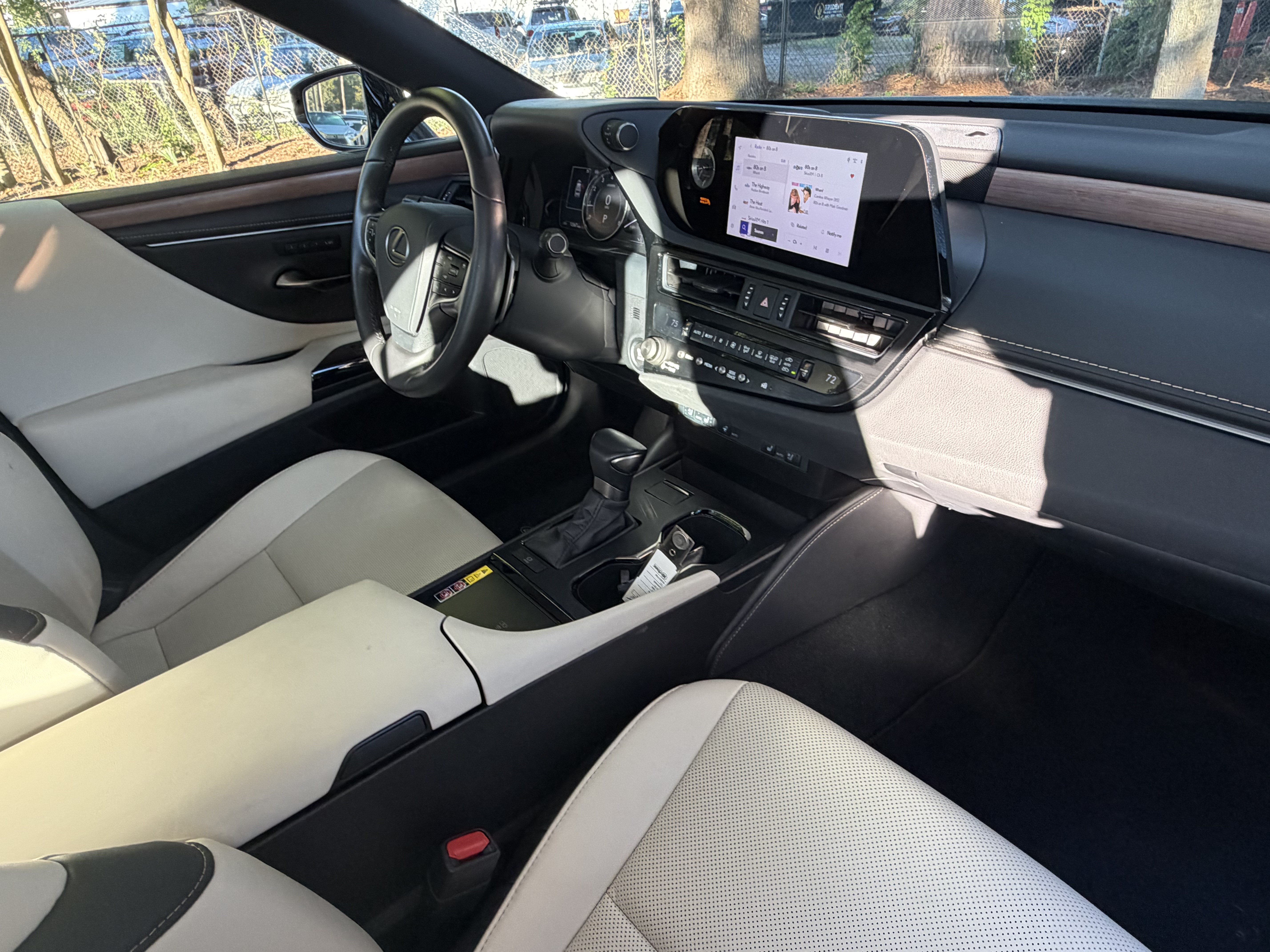 Used 2025 Lexus ES 350 w/ Premium Package FWD image 43