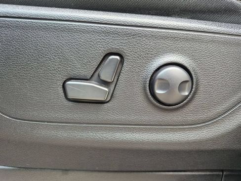 Used 2022 RAM 1500 Big Horn AWD/4WD image 11