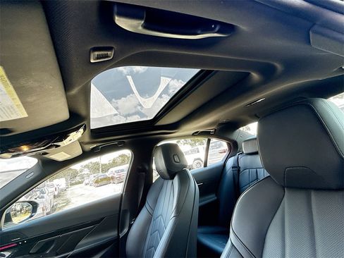 Used 2024 BMW 530i xDrive image 24