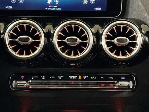 Used 2021 Mercedes-Benz GLA 250 image 19