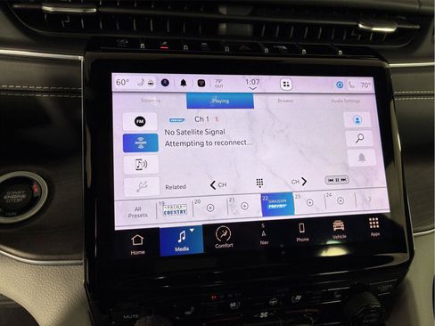 Used 2023 Jeep Grand Cherokee Overland w/ Luxury Tech Group IV AWD/4WD image 85