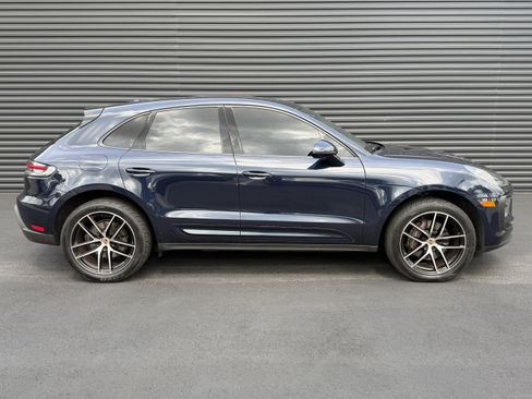 Certified 2023 Porsche Macan AWD/4WD image 7