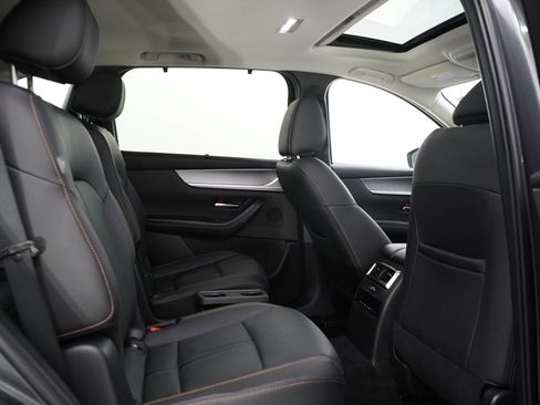 Certified 2024 MAZDA CX-90 Plug-In Hybrid w/ Preferred AWD/4WD image 12