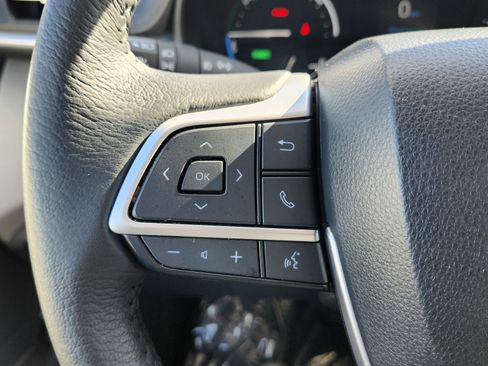 Used 2024 Toyota Sienna XLE w/ XLE Plus Package image 37