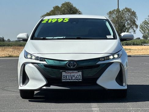 Used 2019 Toyota Prius Prime Plus image 6