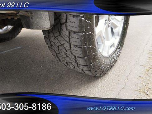 Used 2021 Nissan Titan SV w/ SV Convenience Package AWD/4WD image 37