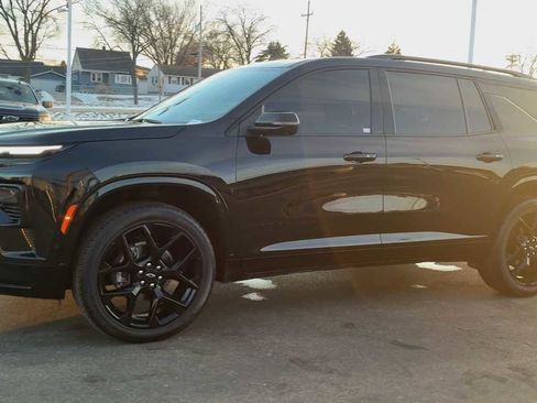 Certified 2024 Chevrolet Traverse RS w/ LPO, Floor Liner Package image 6