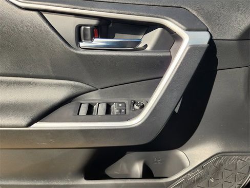 Used 2025 Toyota RAV4 XLE Premium image 17