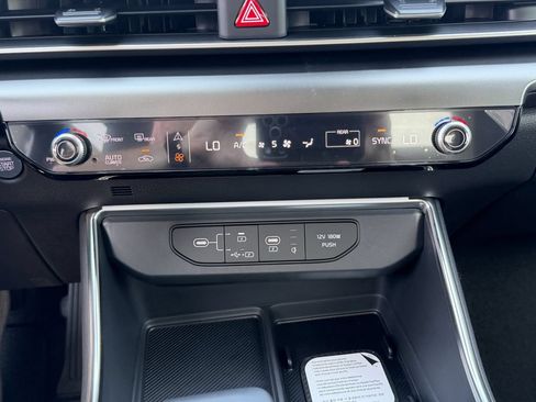 New 2026 Kia Carnival SX w/ SX Dark Edition Package FWD image 28