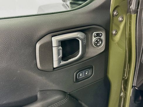 Used 2021 Jeep Wrangler Unlimited Sahara AWD/4WD image 21