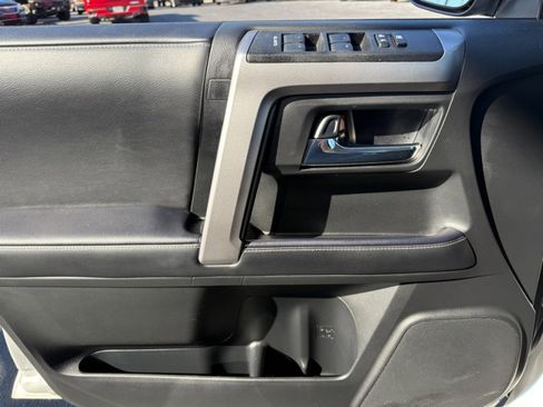 Used 2022 Toyota 4Runner SR5 Premium image 34