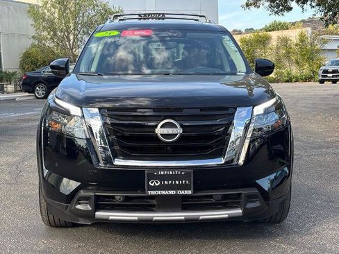Certified 2025 Nissan Pathfinder Platinum w/ Cargo Package FWD image 9