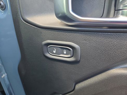 New 2025 Jeep Gladiator Sport image 46