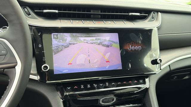 New 2026 Jeep Grand Cherokee L Limited w/ Limited Altitude Package AWD/4WD image 19