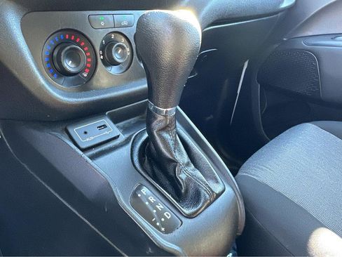 Used 2018 RAM ProMaster City Tradesman SLT image 27