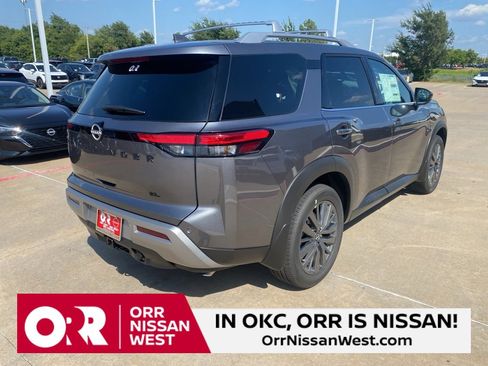 New 2025 Nissan Pathfinder SL w/ SL Premium Package image 5