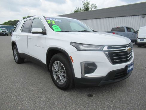 Used 2022 Chevrolet Traverse LT w/ LPO, Floor Liner Package AWD/4WD image 3