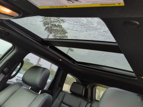 Certified 2022 Jeep Grand Cherokee Limited w/ Trailer Tow Group IV image 19