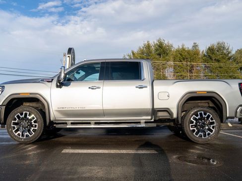 Used 2024 GMC Sierra 2500 Denali w/ Denali Reserve Package image 3