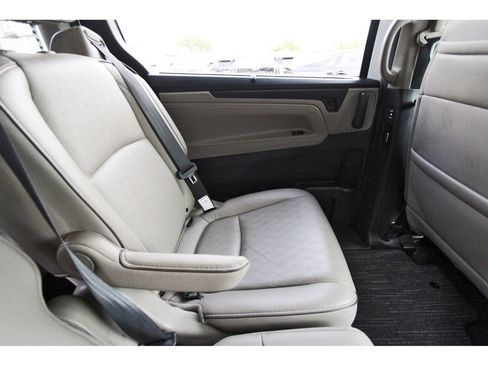 Used 2023 Honda Odyssey Elite image 12