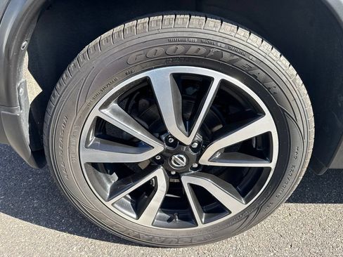 Used 2020 Nissan Rogue SL AWD/4WD image 29
