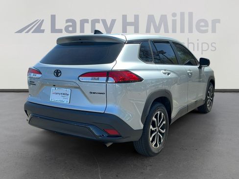 Used 2025 Toyota Corolla Cross AWD Hybrid image 5