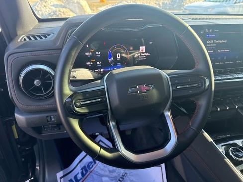 Used 2024 Chevrolet Colorado Z71 w/ Z71 Convenience Package 2 image 18