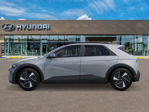 New 2027 Hyundai Ioniq 5 SEL RWD image 3