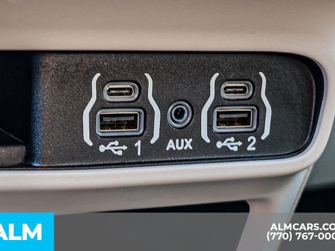 Used 2024 Chrysler Pacifica Touring-L image 44