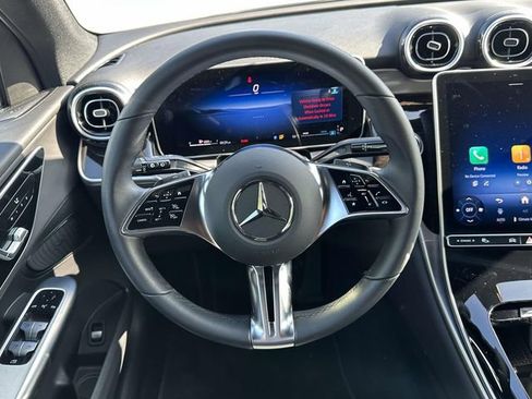 Used 2025 Mercedes-Benz GLC 300 4MATIC image 19