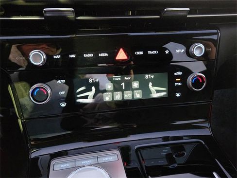 Used 2025 Genesis G80 2.5T image 14