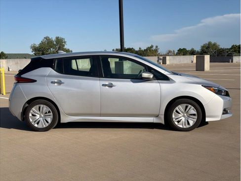 Used 2024 Nissan Leaf S FWD image 9