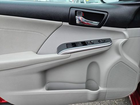 Used 2013 Toyota Camry XLE w/ Leather Pkg FWD image 14